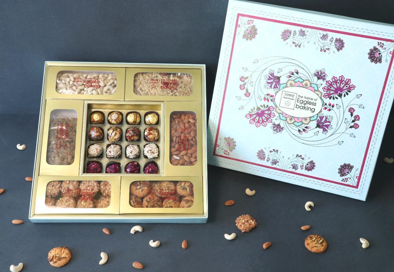 THE FESTIVE EXOTICA BOX ( 1990 Gms )