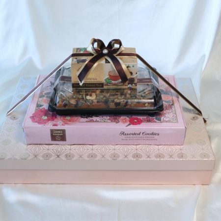 THE EXTRAVAGANZA HAMPER (1885 Gms)