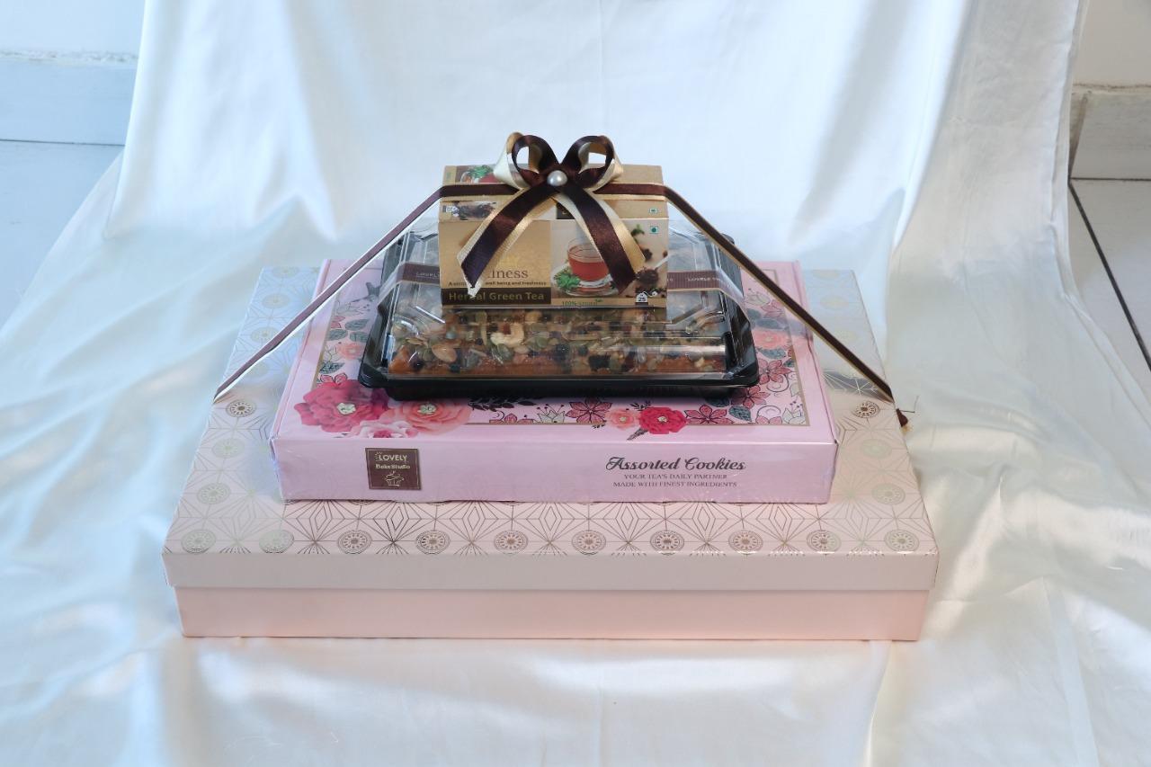 THE EXTRAVAGANZA HAMPER (1885 Gms)